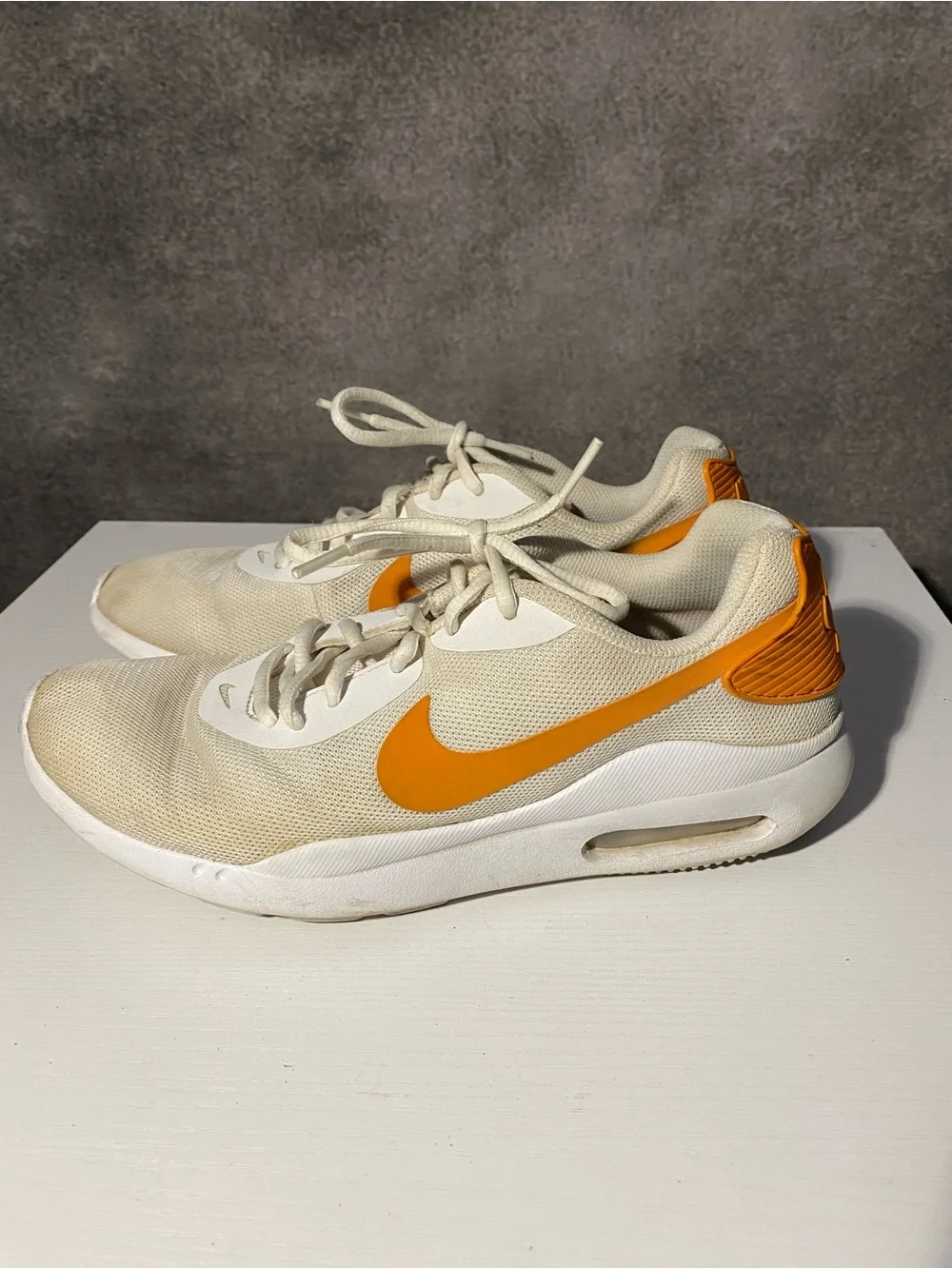 Nike Air Max Oketo White Orange Peel Running Shoes AQ2231-101 Women's Size 9⁠